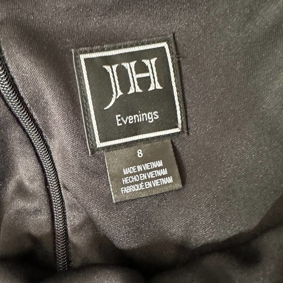 JH Evenings Black & Tan Crocheted Accent Dress, size 8 - Picture 6 of 8